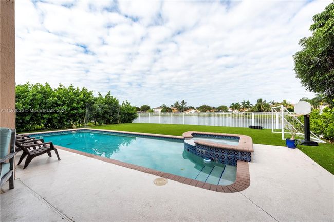 1850 Nw 72 Nd Way, House other with 4 bedrooms, 2 bathrooms and null parking in Pembroke Pines FL | Image 4