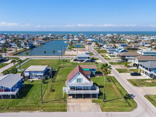 4022 Mason Dr, Galveston, TX, 77554 | Card Image