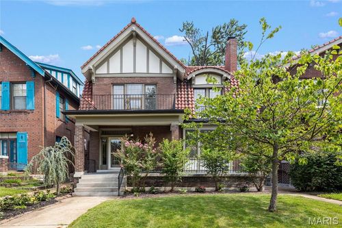 5847 Waterman Blvd, Saint Louis, MO, 63112-1515 | Card Image