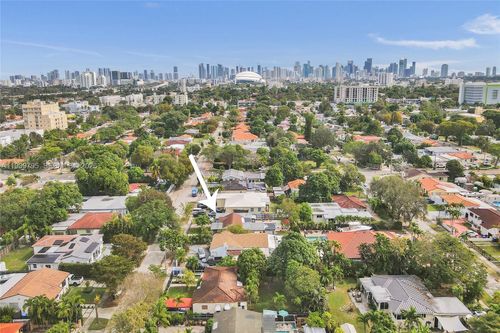 3030 Nw 5th St, Miami, FL, 33125 | Card Image