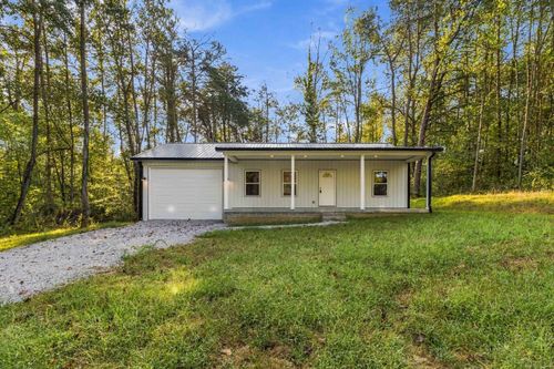 221 Pine Tree Circle Dr, Nancy, KY, 42544-4441 | Card Image