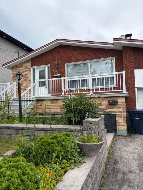 1074 Midland Ave, Scarborough, ON, M1K4G9 | Card Image