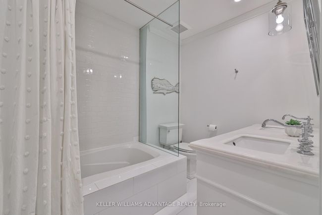 37 Farnham Ave, House other with 5 bedrooms, 5 bathrooms and 1 parking in Toronto ON | Image 19