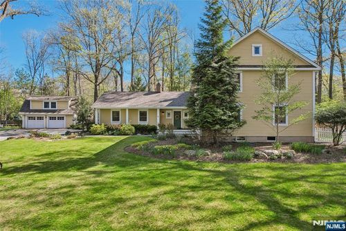 4 Conklin Ct, Allendale, NJ, 07401-1419 | Card Image