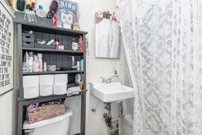 1418 Bathroom 1.jpeg | Image 16