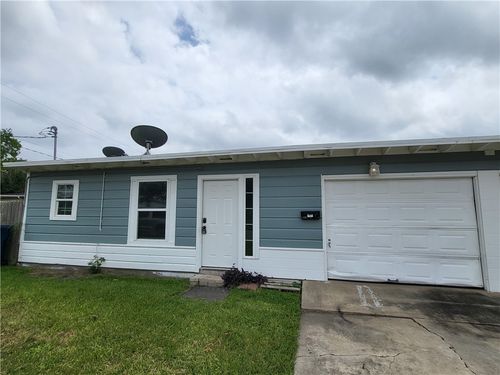 1402 1/2 Devon Dr, Corpus Christi, TX, 78415-4831 | Card Image
