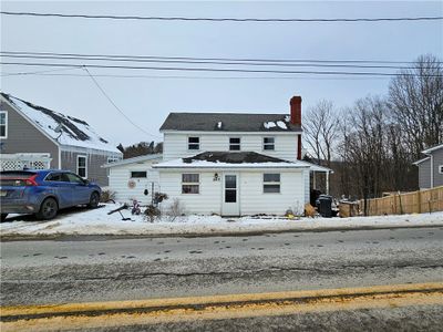 863 Main St, House other with 3 bedrooms, 1 bathrooms and 1 parking in Clarion PA | Image 2