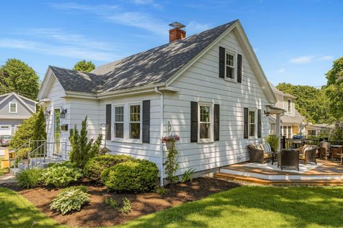 115 Fairview Ave, Portsmouth, NH, 03801-3528 | Card Image