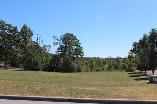 30 Park Dr, Holiday Island, AR, 72631-9221 | Card Image