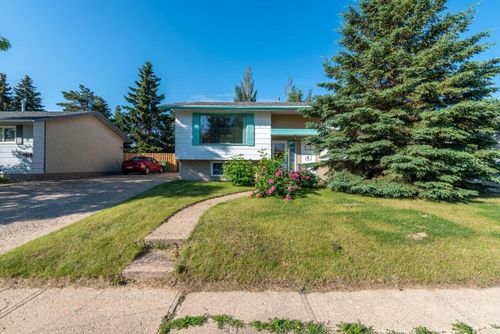 5205 32 Street, Lloydminster, AB, T9V1G1 | Card Image