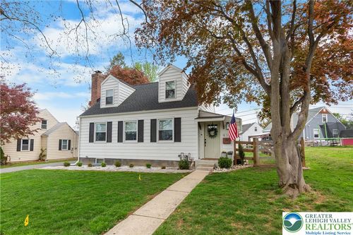 915 Magnolia Rd, HELLERTOWN, PA, 18055-2320 | Card Image
