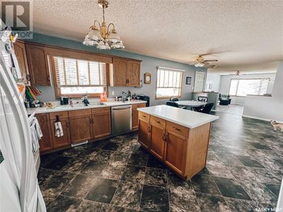 314 Railway Ave, House other with 5 bedrooms, 3 bathrooms and null parking in Carnduff SK | Image 1