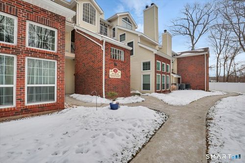 285-285 Carriage Crossing Ln, Middletown, CT, 06457-5865 | Card Image