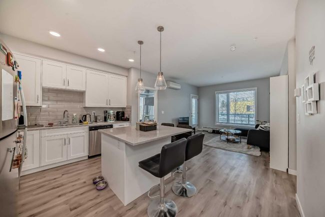 103 - 150 Shawnee Square Sw, Home with 2 bedrooms, 2 bathrooms and 1 parking in Calgary AB | Image 7