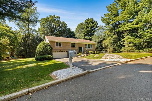 40 Penny Ln, Scarsdale, NY, 10583-3210 | Card Image