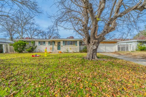 3816 Springbranch Dr, Benbrook, TX, 76116-7630 | Card Image