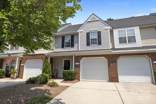 816 Pelican Bay Dr, Pineville, NC, 28134-8847 | Card Image