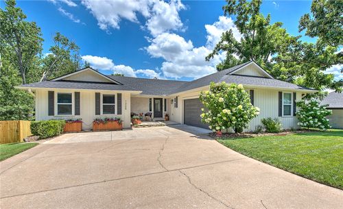 1325 Quail Run Cir, Bentonville, AR, 72712-4175 | Card Image