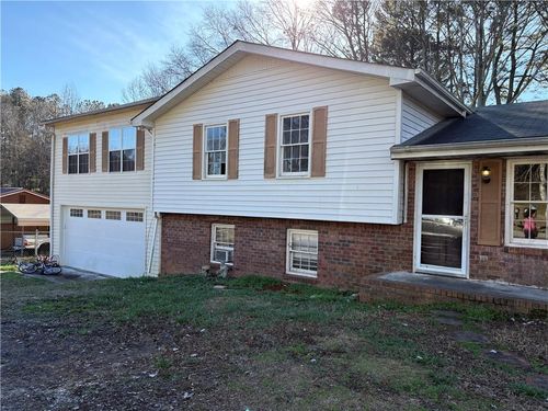 70 Henson Cir, Carrollton, GA, 30117-6792 | Card Image