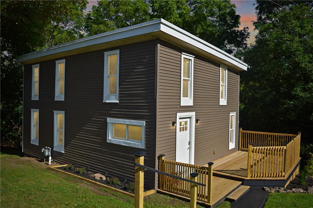 Clarendon St, Albion, NY 14411