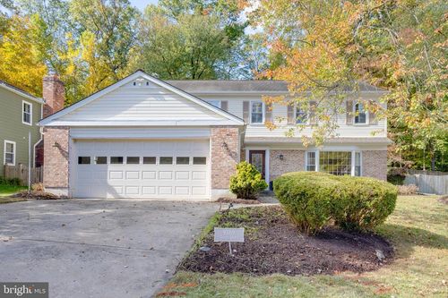 9369 Tovito Dr, FAIRFAX, VA, 22031-3824 | Card Image