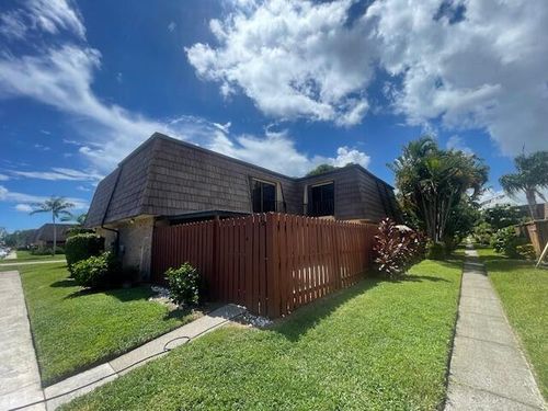 632 Springdale Cir, Palm Springs, FL, 33461-1534 | Card Image