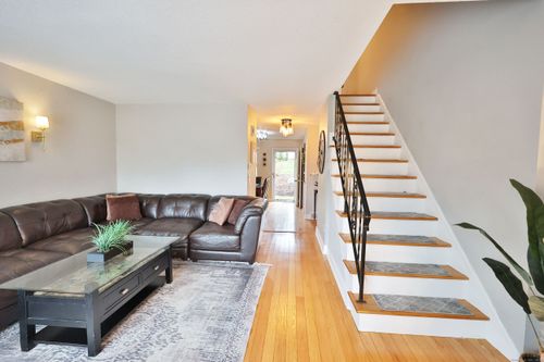 322-322 Knapps Hwy, Fairfield, CT, 06825-4341 | Card Image