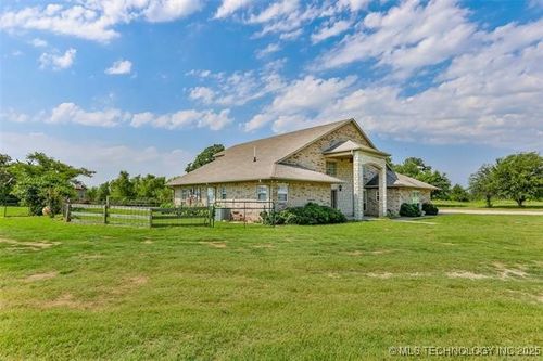 11261 Kingfisher Dr, Thackerville, OK, 73459-9408 | Card Image