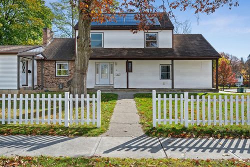 16 Lakewood Pkwy, Burlington, VT, 05408-2723 | Card Image