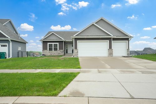 837 Towne Dr Ne, Byron, MN, 55920-3003 | Card Image
