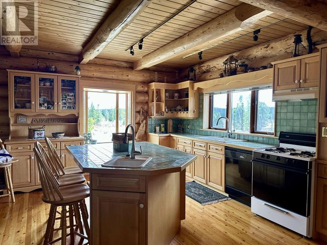 20101 20 Highway, House other with 3 bedrooms, 3 bathrooms and null parking in Nimpo Lake BC | Image 28