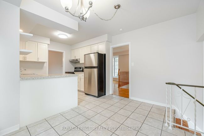 334 Oakwood Dr, House other with 3 bedrooms, 3 bathrooms and 2 parking in Burlington ON | Image 10
