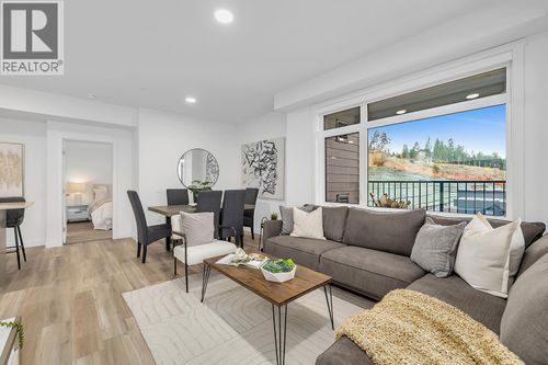 301-1111 Frost Rd, Kelowna, BC, V1W5M1 | Card Image