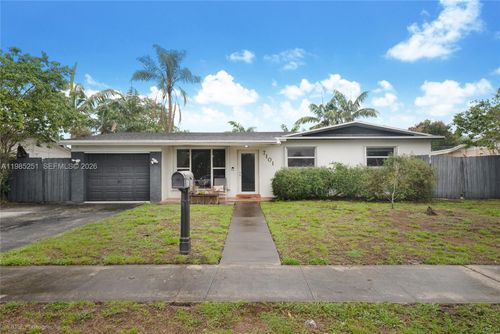 7101 Taylor St, Hollywood, FL, 33024-7350 | Card Image