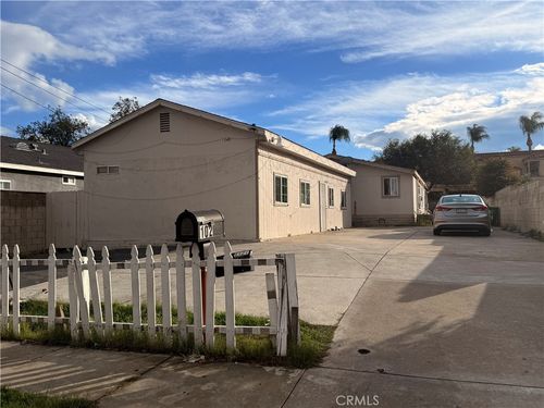 1240 E St, Corona, CA, 92882 | Card Image