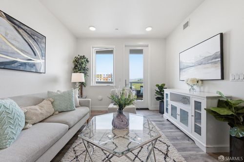 304-42111 Osgood Rd, Fremont, CA, 94539-5081 | Card Image