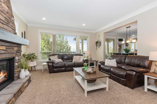 51005 Sophie Crescent, House other with 5 bedrooms, 3 bathrooms and null parking in Chilliwack BC | Image 10