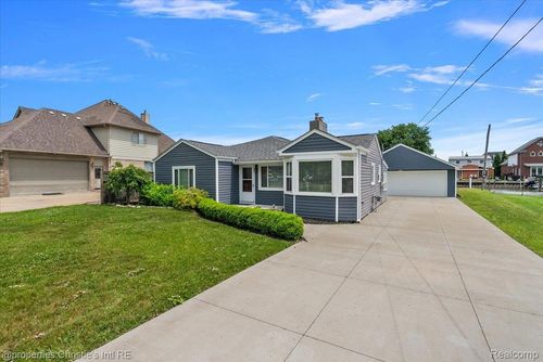 37510 Lakeville St, Harrison Township, MI, 48045-2879 | Card Image
