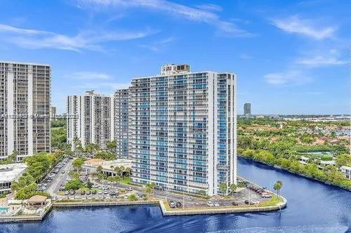 apt-248-20515 E Country Club Dr, Aventura, FL, 33180-3042 | Card Image