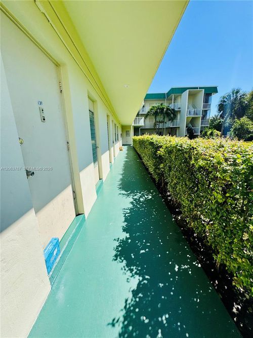 130-1420 Atlantic Shores Blvd, Hallandale Beach, FL, 33009-3733 | Card Image