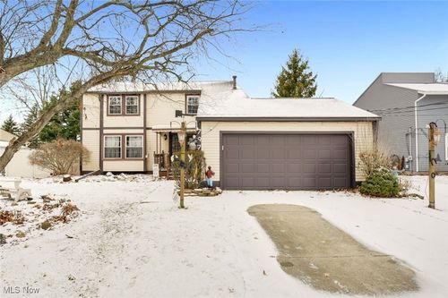 797 Bacon Rd, Painesville, OH, 44077-4707 | Card Image