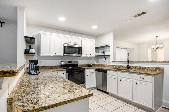 6833 Permian Ln, House other with 4 bedrooms, 3 bathrooms and null parking in Fort Worth TX | Image 5