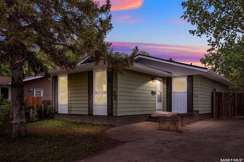 30 Shore Bay, Regina, SK, S4R7H6 | Card Image