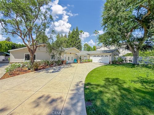 23433 Hatteras St, Woodland Hills, CA, 91367-3021 | Card Image