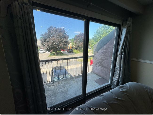 UPPER - 8 Pluto Dr, House attached with 3 bedrooms, 1 bathrooms and 2 parking in Brampton ON | Image 17