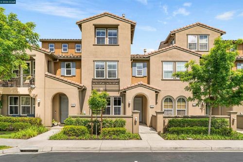 5267 Fioli Loop, San Ramon, CA, 94582-6011 | Card Image