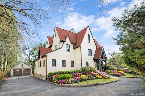 45 Wilmot Rd, New Rochelle, NY, 10804-1516 | Card Image