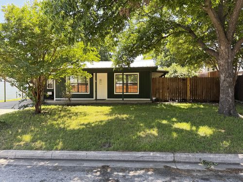 484 S First Ave, Stephenville, TX, 76401-4111 | Card Image