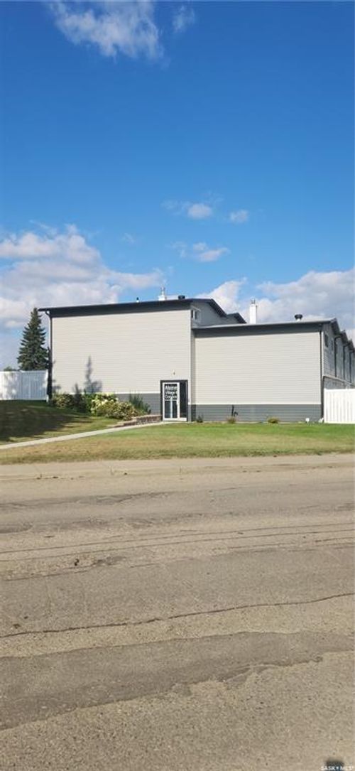 17-1292 Gordon Rd, Moose Jaw, SK, S6H3E5 | Card Image