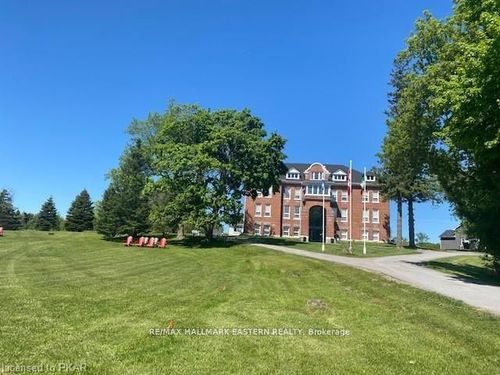 402-1354 Young'S Point Rd, Lakefield, ON, K0L2H0 | Card Image